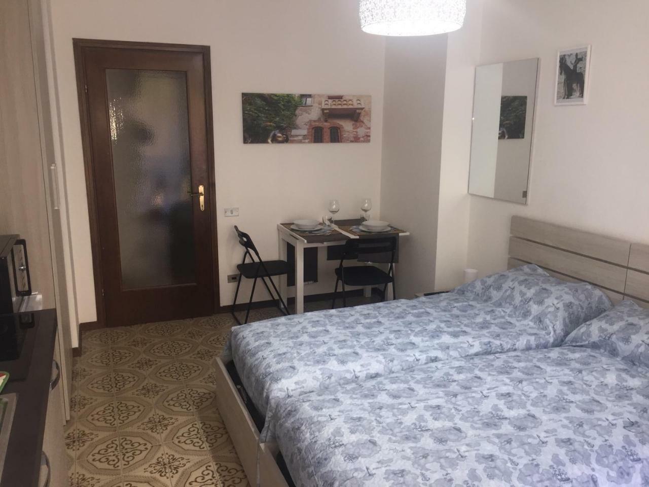 Room Verona Holidays Luaran gambar