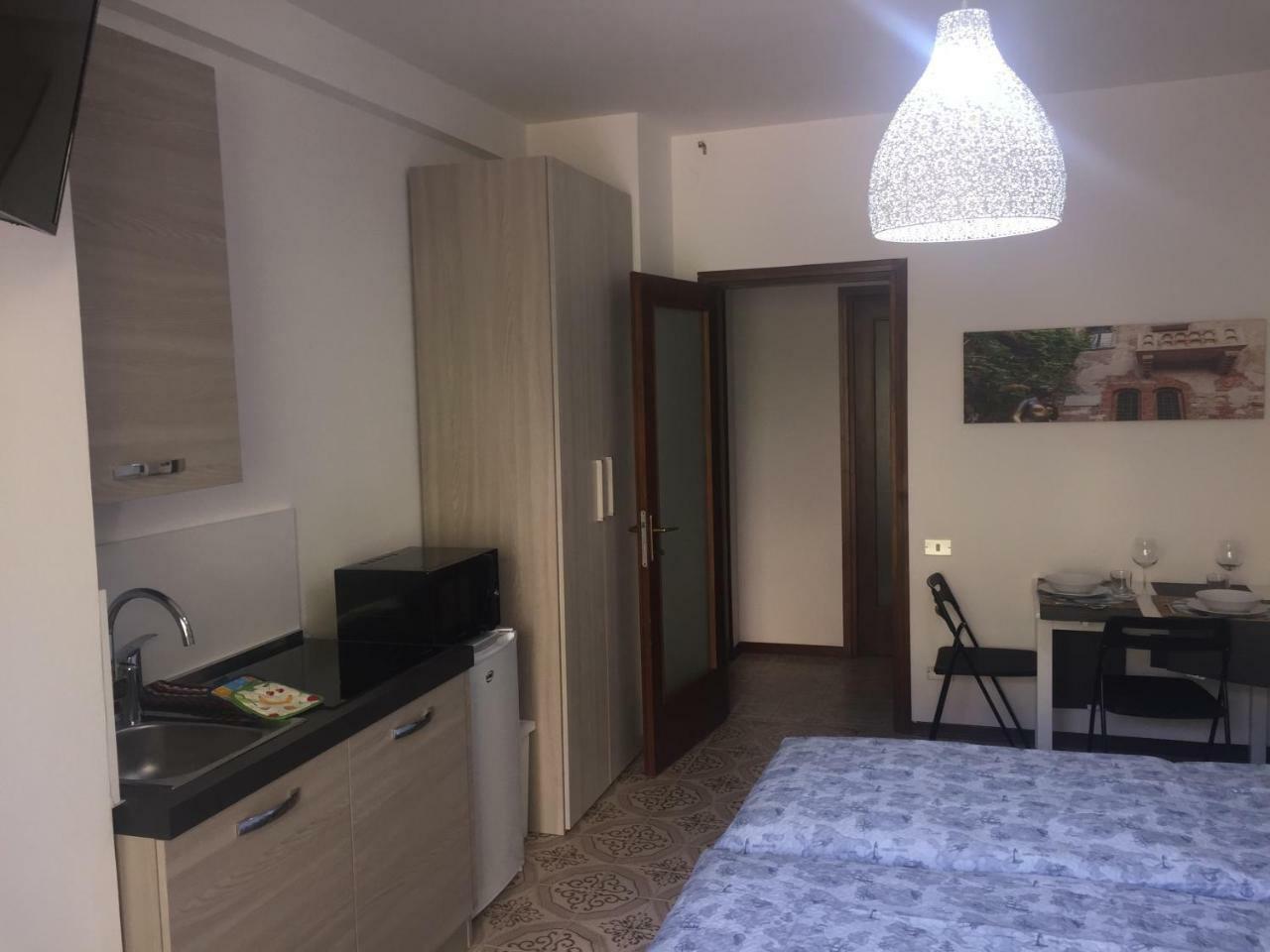 Room Verona Holidays Luaran gambar